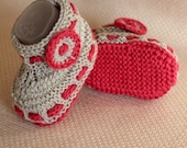 INSTANT DOWNLOAD - Knitting Pattern (pdf file) Grey Baby Booties (0-6/6-12 months)