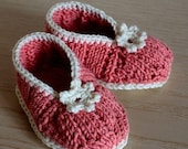 INSTANT DOWNLOAD - Knitting Pattern (PDF file) - Baby Flower Shoes (0-6/ 6-12 months)