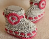 INSTANT DOWNLOAD - Knitting Pattern (PDF file) Grey Baby Booties (0-6/6-12 months)