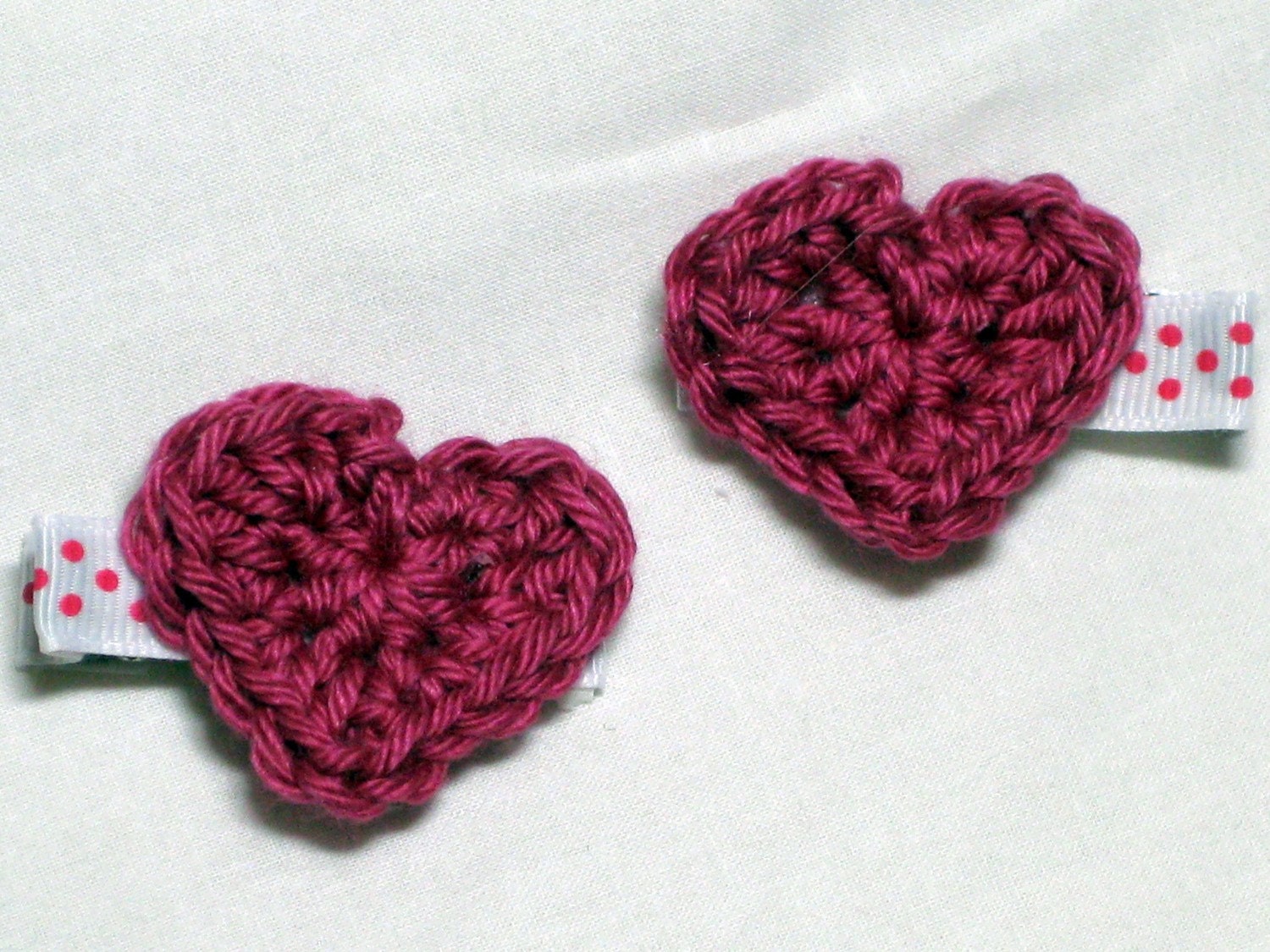 Crochet heart hair clippie pair - rose pink