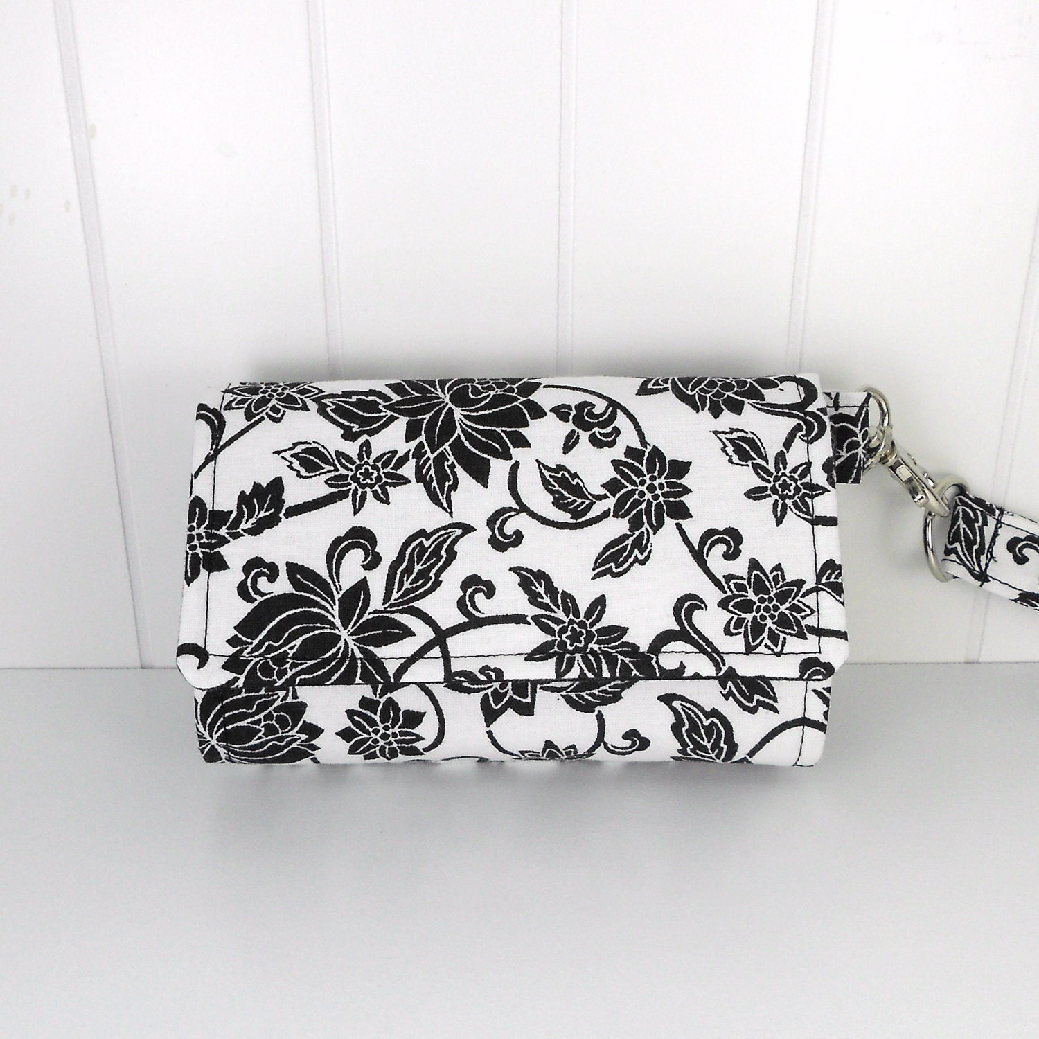 The Errand Runner - Cell Phone Wallet - Wristlet - for iPhone/Android - Black Jacquard Floral/Black