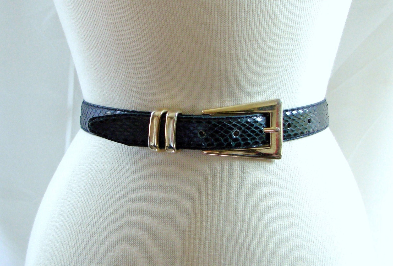 Navy Blue Snake Skin Belt / vintage Navy Blue Snakeskin snake skin Belt (L)