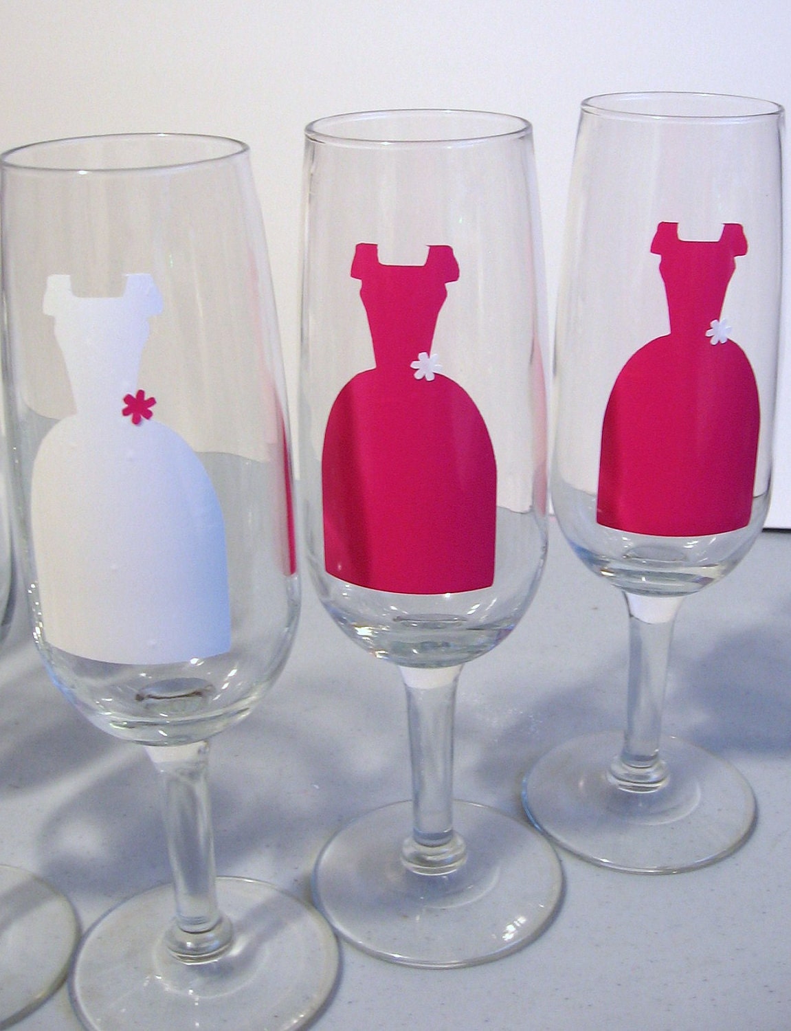 Bride and Bridesmaids Glasses/Bridal Party - 6 Vinyl Decals - GLASSES NOT INCLUDED - Wedding Gown - Bridesmaids - Maid of Honor