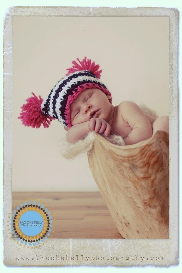 Newborn Pom Pom Sack Hat in Pink Black White