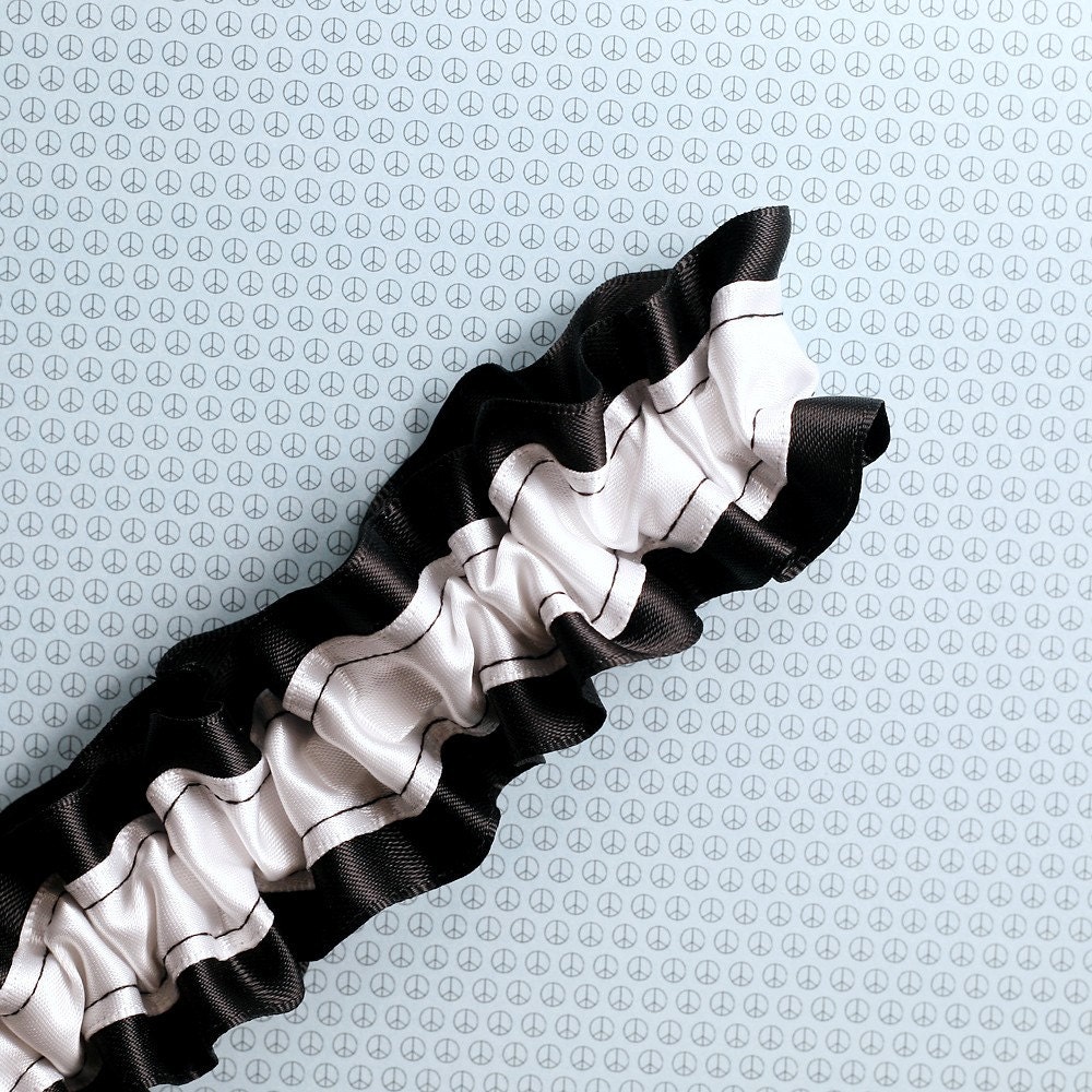 Wedding Garter, Boudoir Garter, Prom Garter, Bridal Garter - Black and White Simple Garter - MED/LG