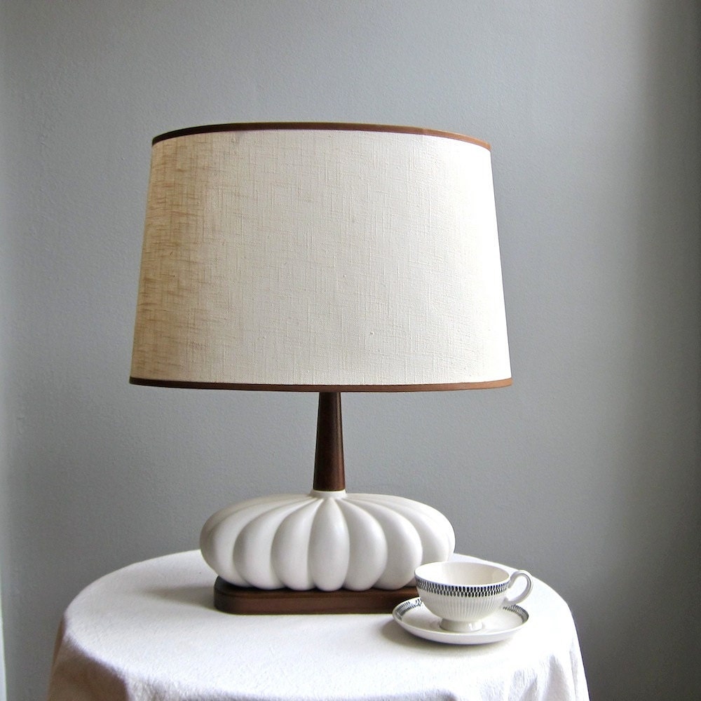 Mid Century Modern Table Lamp - White Ceramic and Walnut 1960s