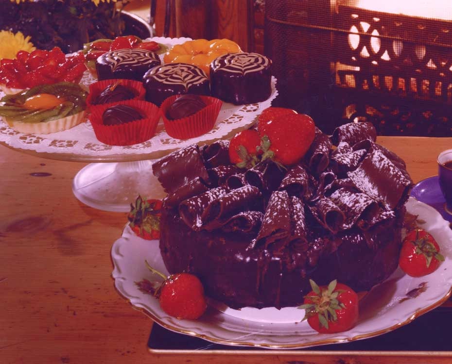 Chocolate Almond Gateau with Ganache  Filling Recipe Tutorial