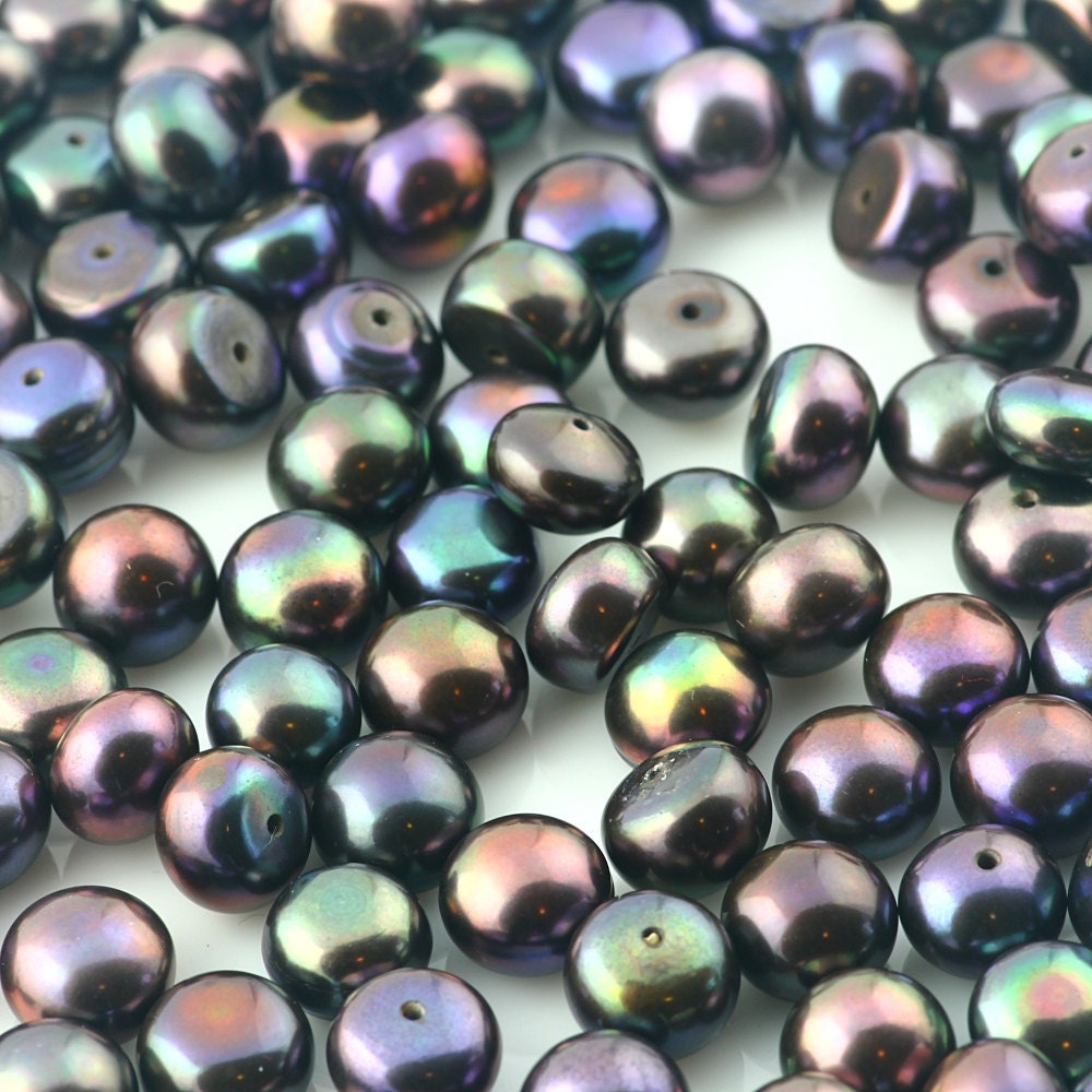 Peacock freshwater pearls half drilled button 8-8.5mm - 20 pieces