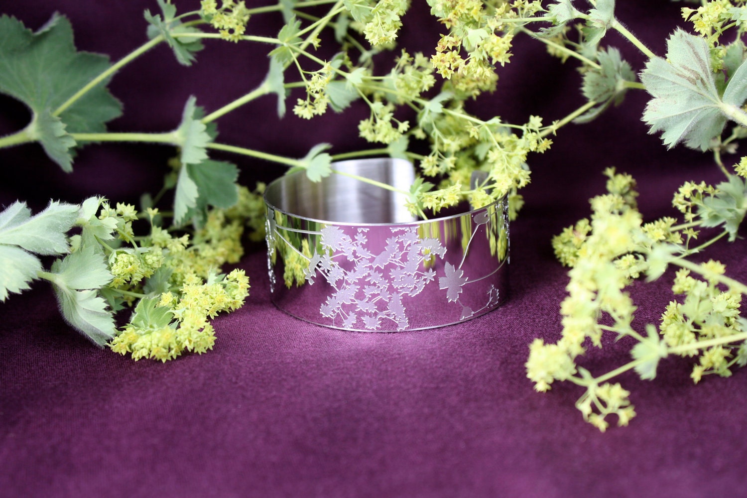 1 inch lady's mantle cuff