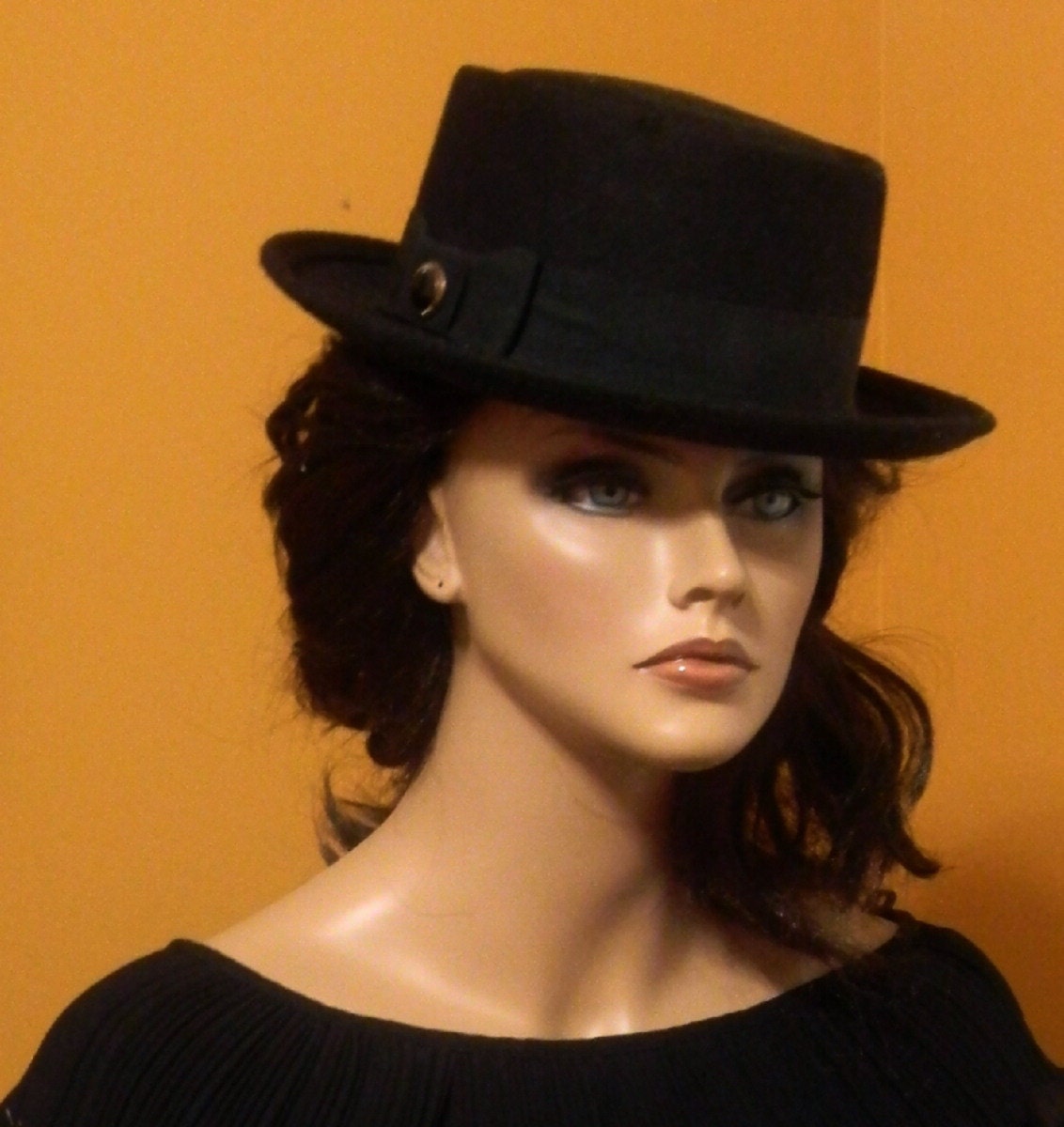 Vintage Hat - Ladies - Black Felt - Gangster/Bolero/Fedora