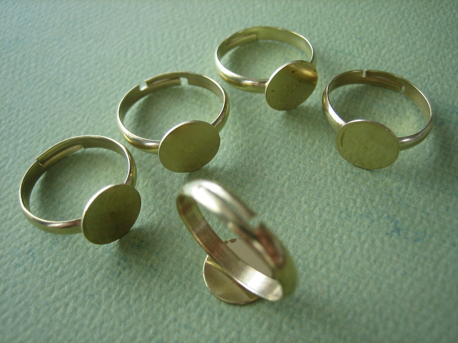 10PCS - Brass Ring Blanks - Unplated - Gold Color - Adjustable - 10mm Pad - Jewelry Findings by ZARDENIA