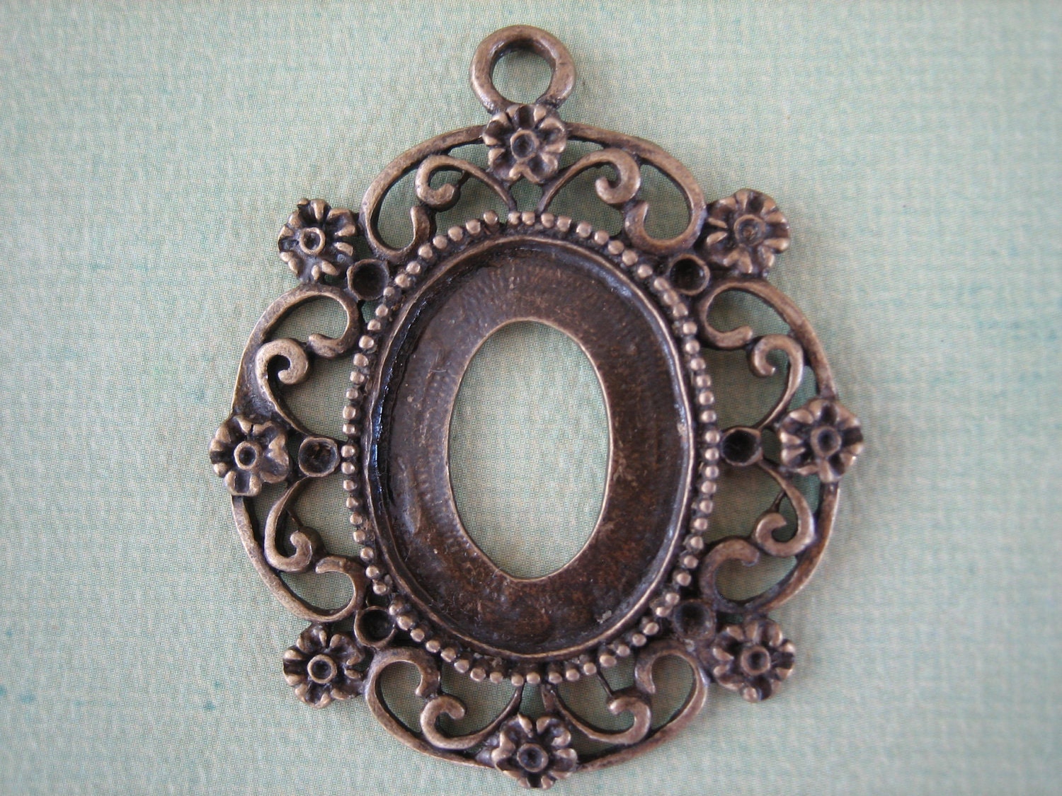 1PC - Antique Bronze Pendant Setting - 21x26mm - Jewelry Findings by ZARDENIA