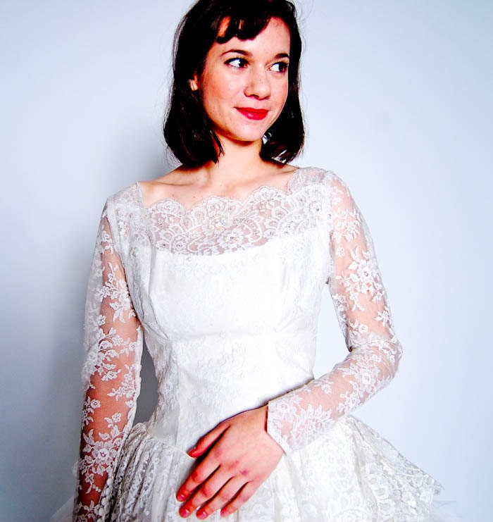 Vintage 1950s Wedding Dress - 50s Wedding Gown - White Lace & Tulle