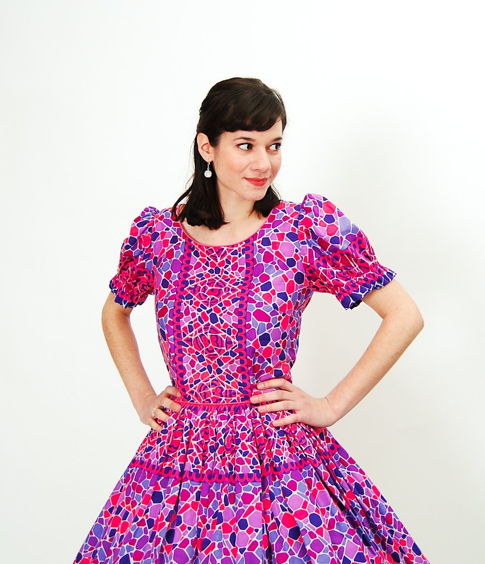 Vintage 1970s Party Dress - 70s Summer Dress - Violet & Hot Pink Mosaic Print