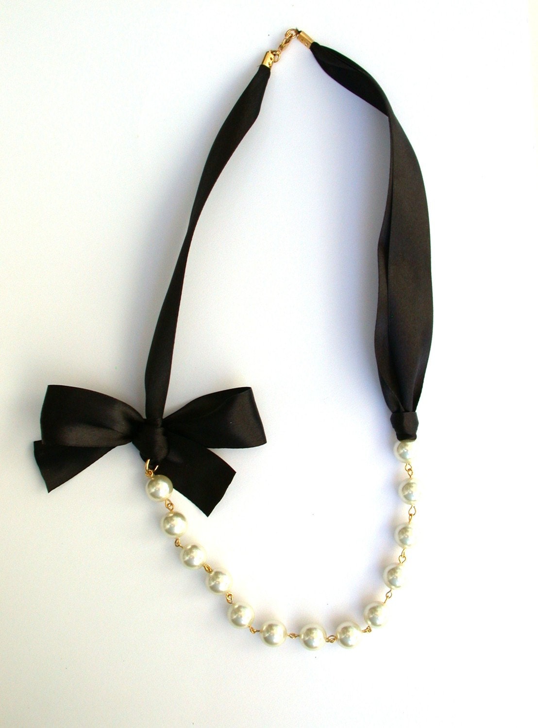 Carrie Necklace - Sex And The City Necklace -Carrie Bradshaw  Inspired Pearl Necklace In Black Satin  Ribbon
