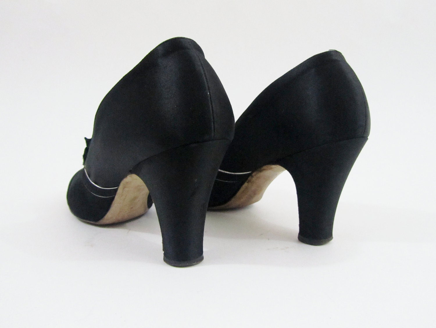 1920s Dress Shoes - Vintage 20s Shoes in Black Silk with Silver & Rhinestone Trim - Size 6 6.5