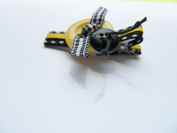 Button My Bee.... Boutique Hair Bow...Original Design by Moll Bell Designs...Honey Bee...Bee Button..Bee Hair Bow