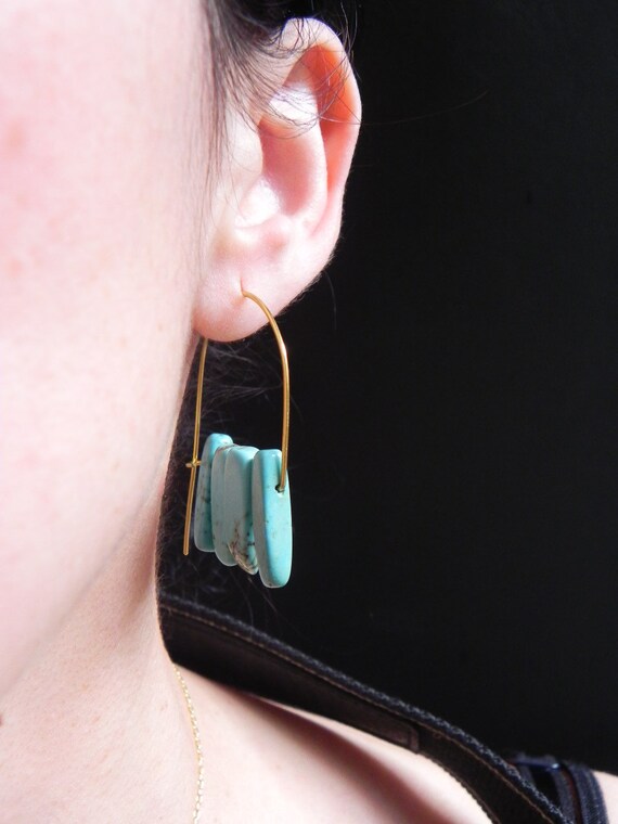 turquoise colored stone hoop earrings, southwestern hoop earrings, gold tone geometric hoop earrings, turquoise, mod earrings