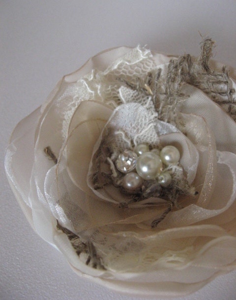 Wedding bridal hair accessories, flower hairpiece, Rustic burlap shabby chic vintage weddings, Beige champagne Ivory, Bridal Fascinator