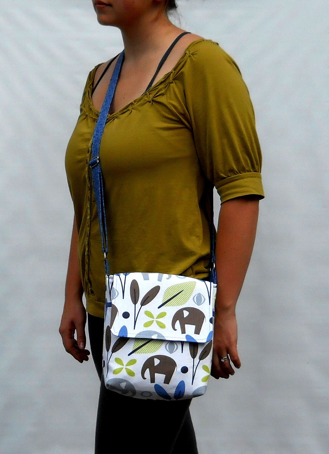Small Messenger Bag Cross Body Shoulder Bag - Gray and White Chevron Zig Zag with Yellow