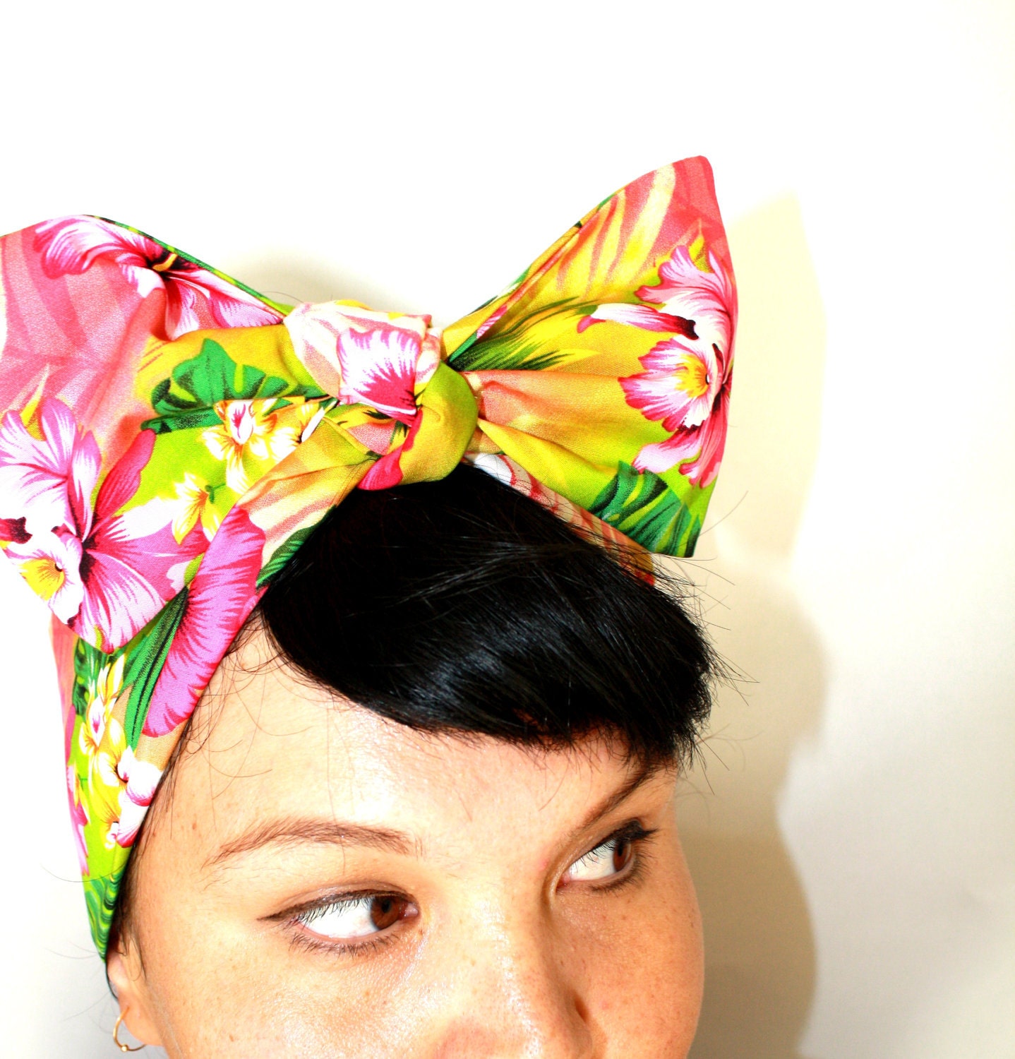 Bow style, Vintage Inspired Head Scarf, Bright Hawaiian print, Rockabilly, Retro