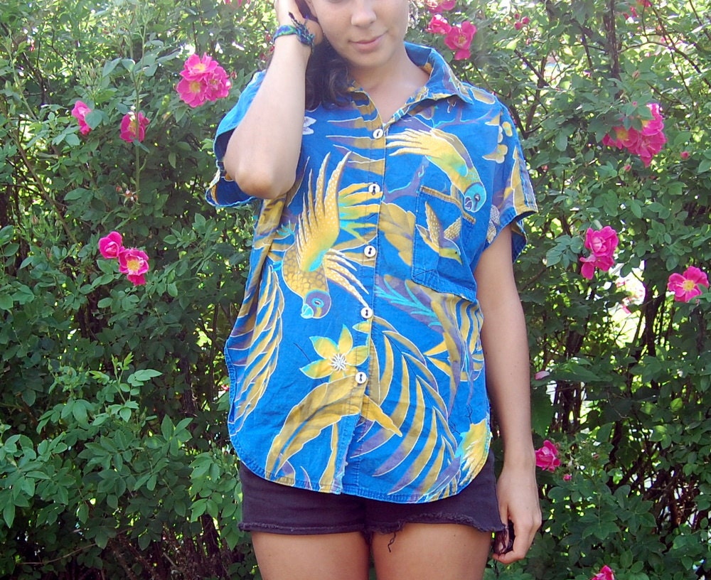 Vintage Oversized Asymmetrical Cut Off Tank Top with Birds, Bugs and Plant Pattern