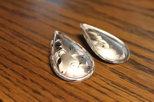 vintage silver pinkish tone teardrop earrings Avon 80s 90s