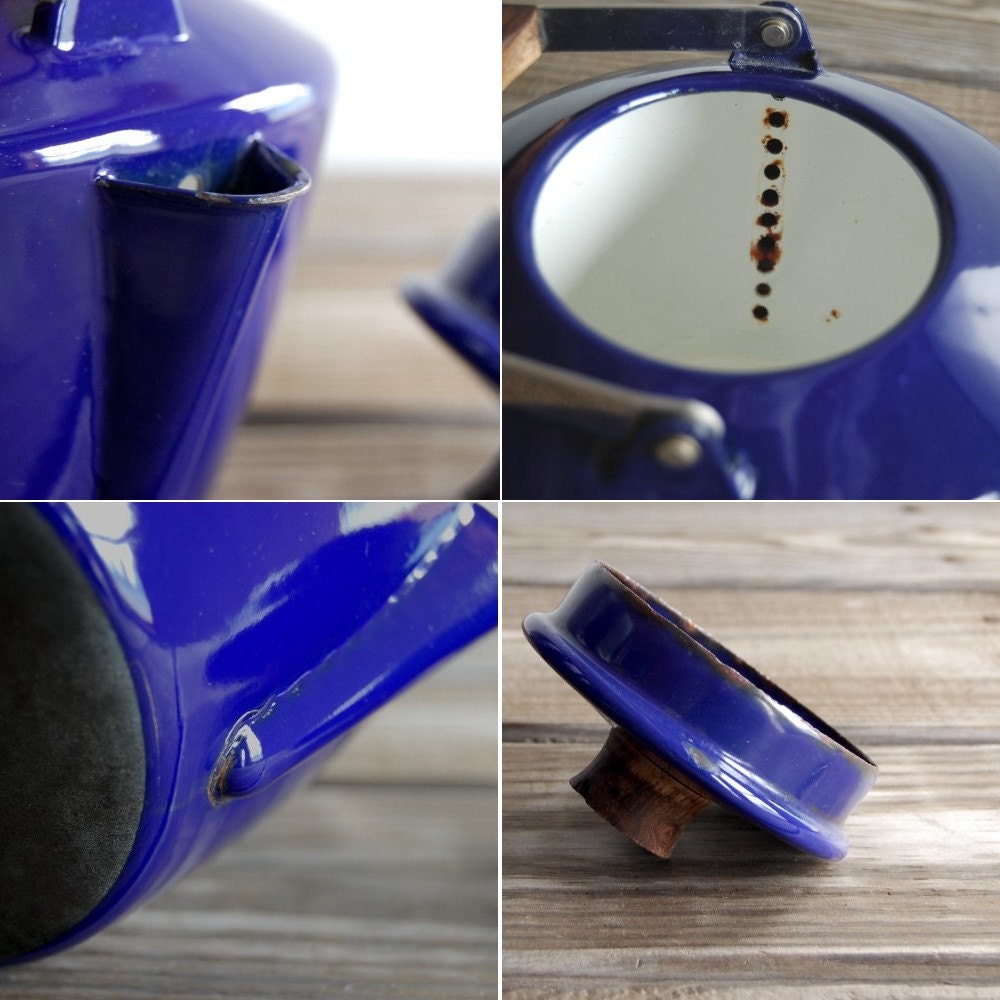Cathrineholm Teapot / Scandinavian Modern Cobalt Blue Enamelware Tea Kettle