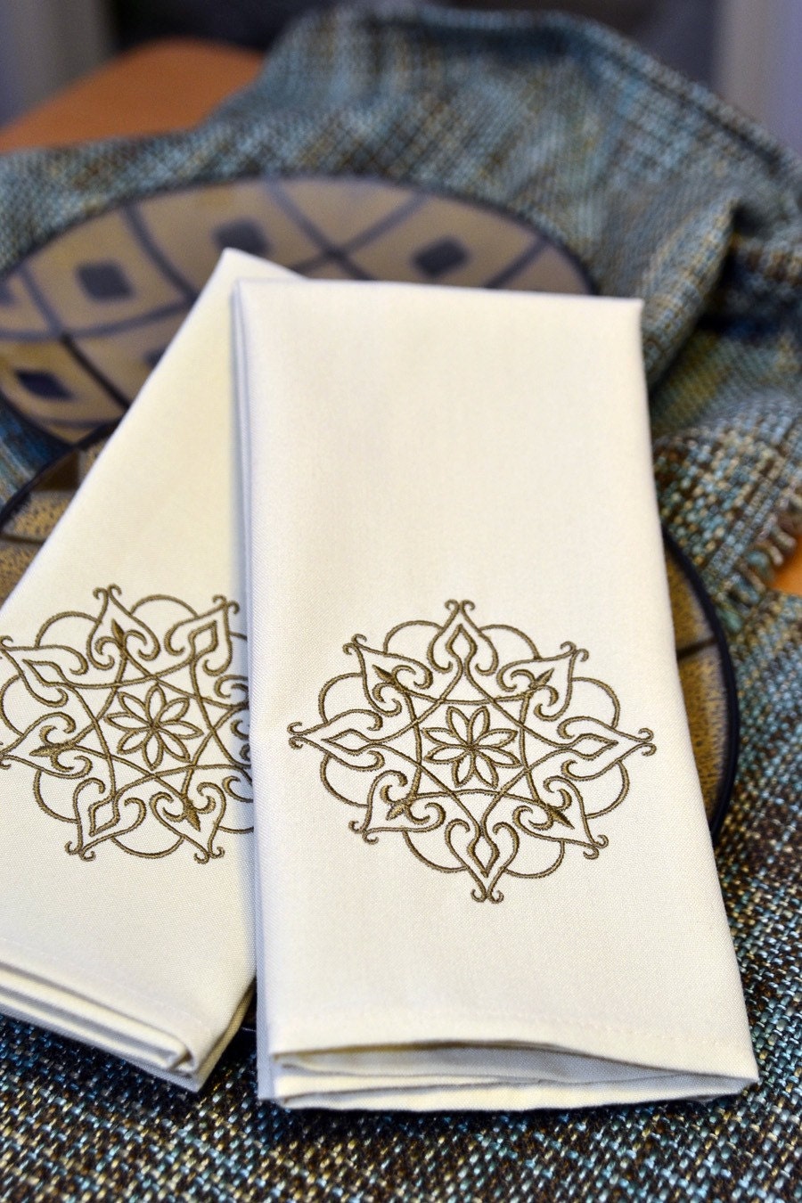 Dinner Napkins , 21x21 Elegant Ivory with Embroidered Medallion Perfect for Wedding Receptions or Gifts - Set fo 2