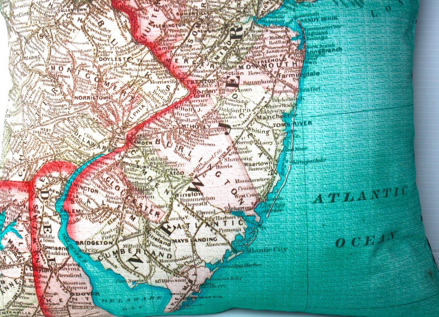 Decorative throw pillow NEW JERSEY map cushion Organic cotton, pillow cover, cushion, 16 x16inch 40cm