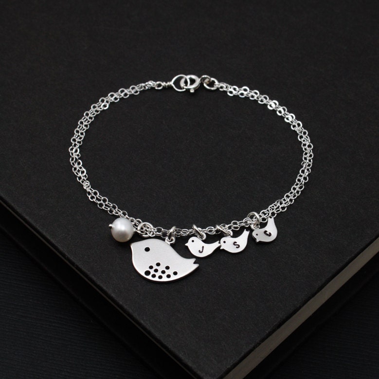Personalized Silver Bird Bracelet.Mama bird and Baby Birds Silver Bracelet. Grandma Jewelry.