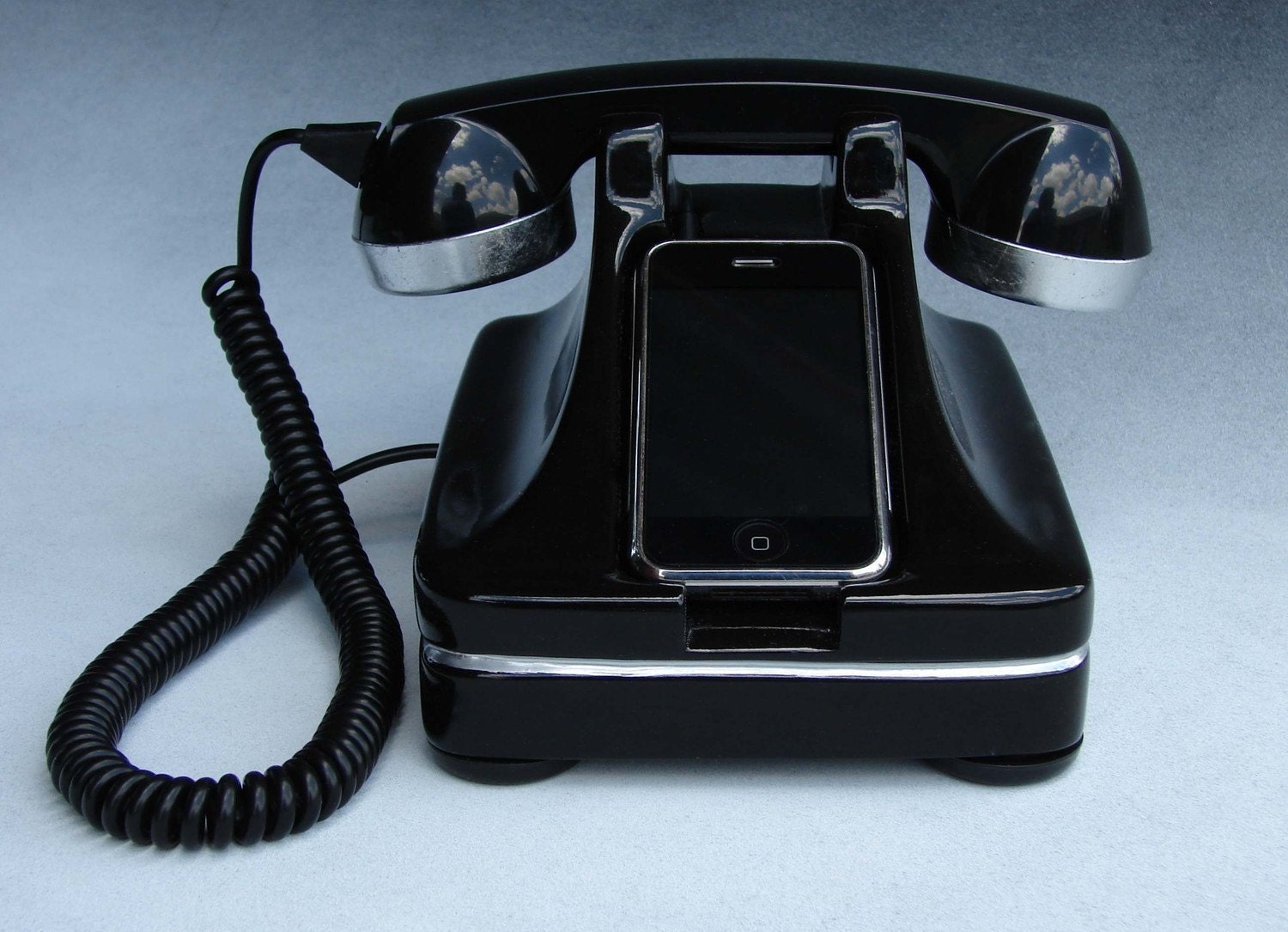 iRetrofone Classic - Deluxe Silver for the iPhone