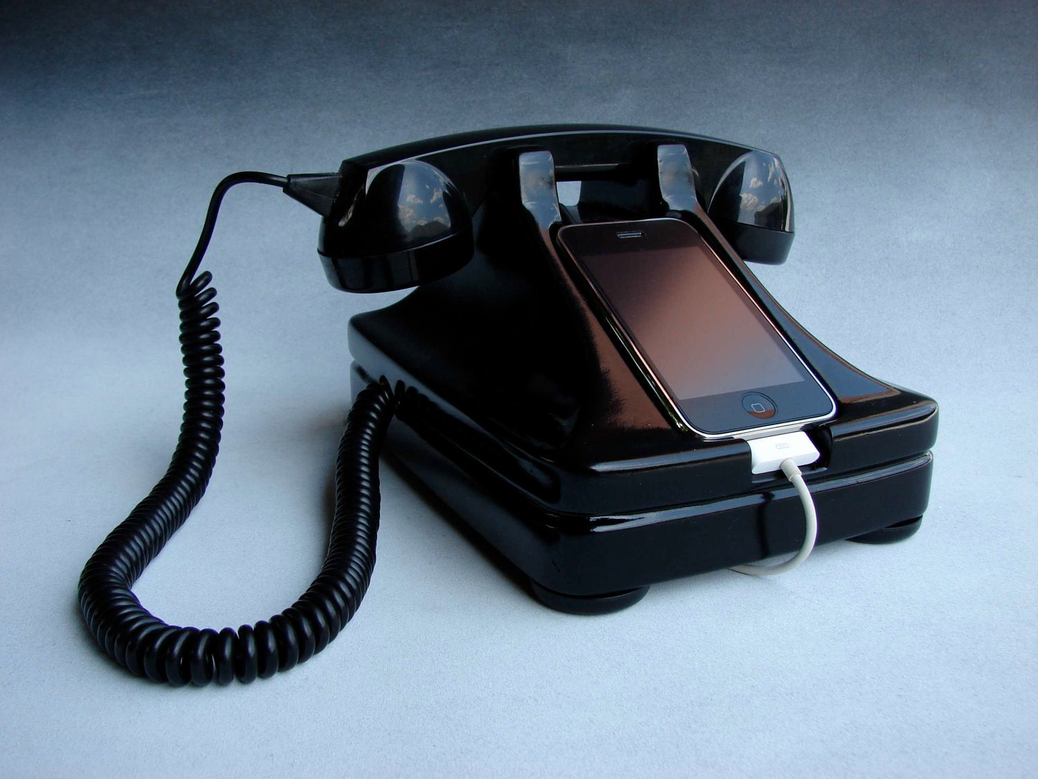 iRetrofone - iPhone phone docks