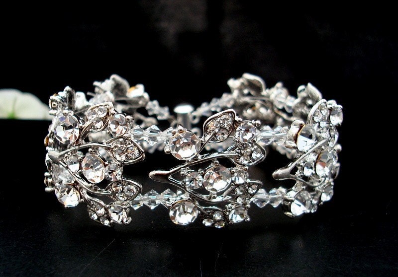 Rhinestone Bridal Bracelet,Statement Bridal Bracelet,Swarovski Crystal Bracelet,Bridal Cuff,Wedding Rhinestone Bracelet,Bride,CASSANDRA