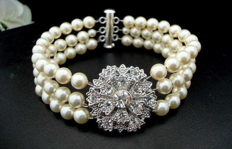 Pearl Bracelet,Bridal Rhinestone Bracelet, Ivory or White Pearls,Bridal Pearl Bracelet, Bridal Cuff, Statement Bridal Bracelet, Pearl,AGNES