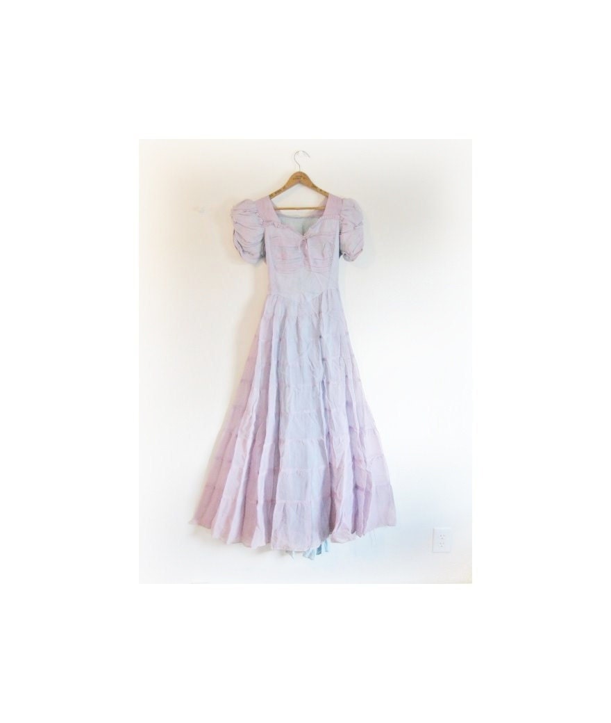 c l e a r a n c e . . . 1930s-1940s AVANT GARDE lavender art deco gown