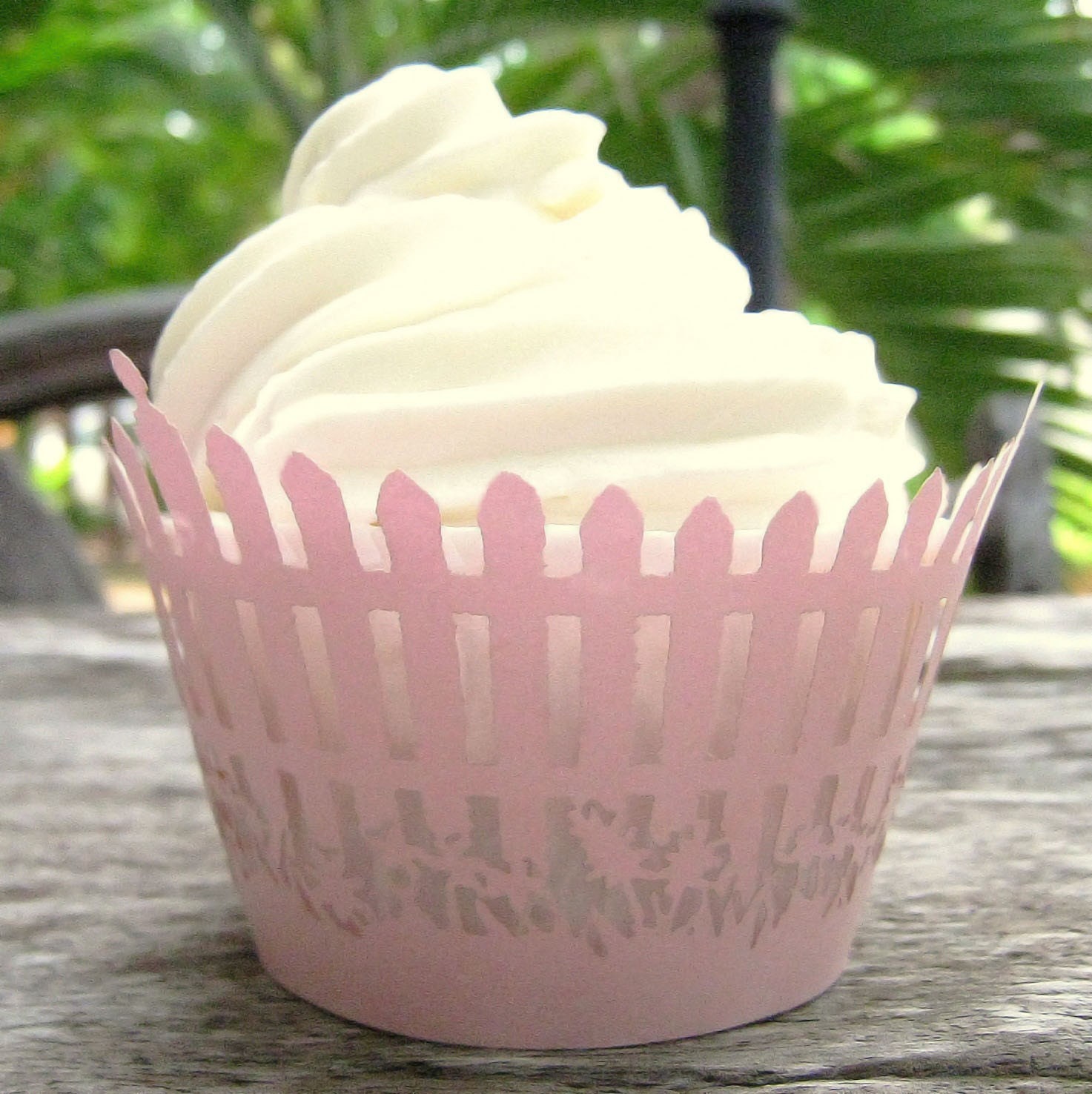 20 Lace Cupcake Wrappers Liner - Blush Pink PICKET FENCE