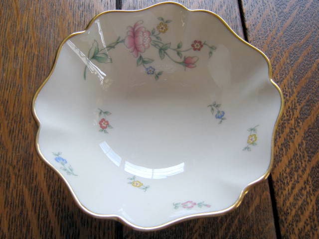 Lenox Precious Floral Garden Scalloped Small Bowl with Gold Trim