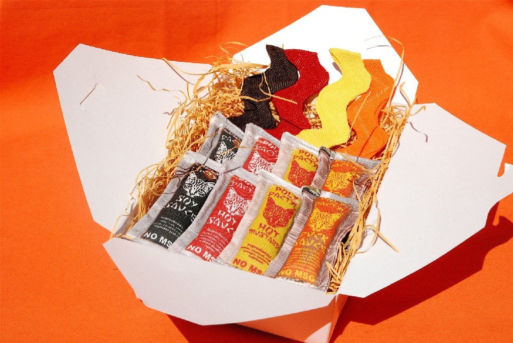 Deluxe Asian Sauce Packet Cat Toy Set