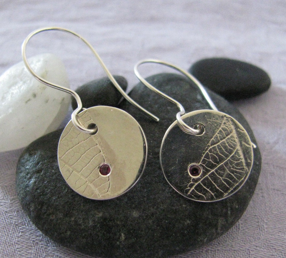 JAN Silver Leaf and Garnet Disc Earrings : January Birthstone