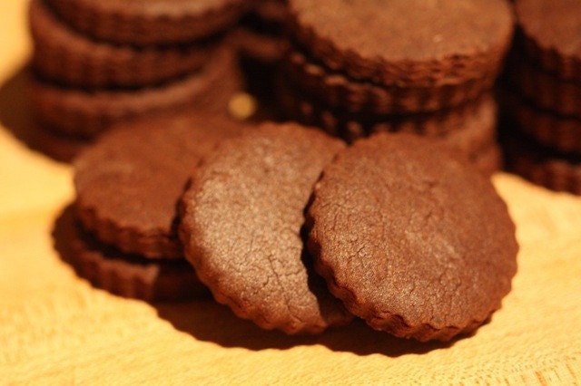 Cocoa-Cinnamon Snaps
