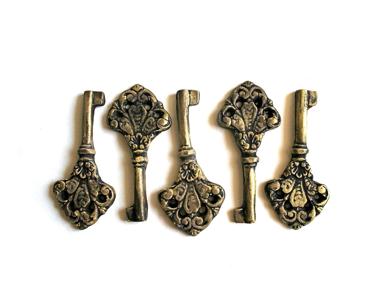 Edible Vintage Skeleton Keys -Chocolate Candy, Antique Inspired Keys - set of 12 -Vegan, No Soy, Won't Melt Candy
