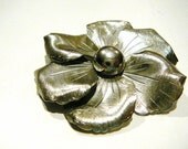 B3G1 Large Vintage Silvertone Dogwood Flower  Brooch Pin Silver