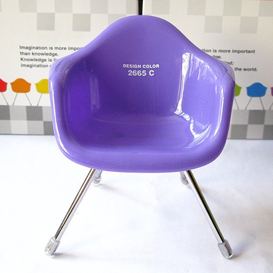 1pc Miniature Design Chair B for Blythe or Pullip, Pantone 2665 C