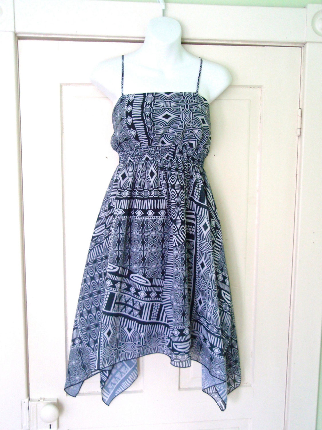 Vtg. Dress Aztec Graphic Print & Asymmetrical Hem- Boho, Hippie, Summer, Medium