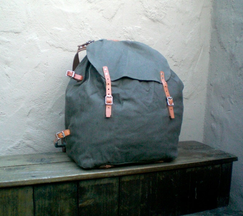 Vintage 1950's Military Army Rucksack Backpack w/ Metal Frame and Leather Straps