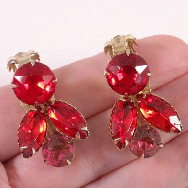 Red Rhinestone Brooch and Earring Set, Vintage Demi Parure