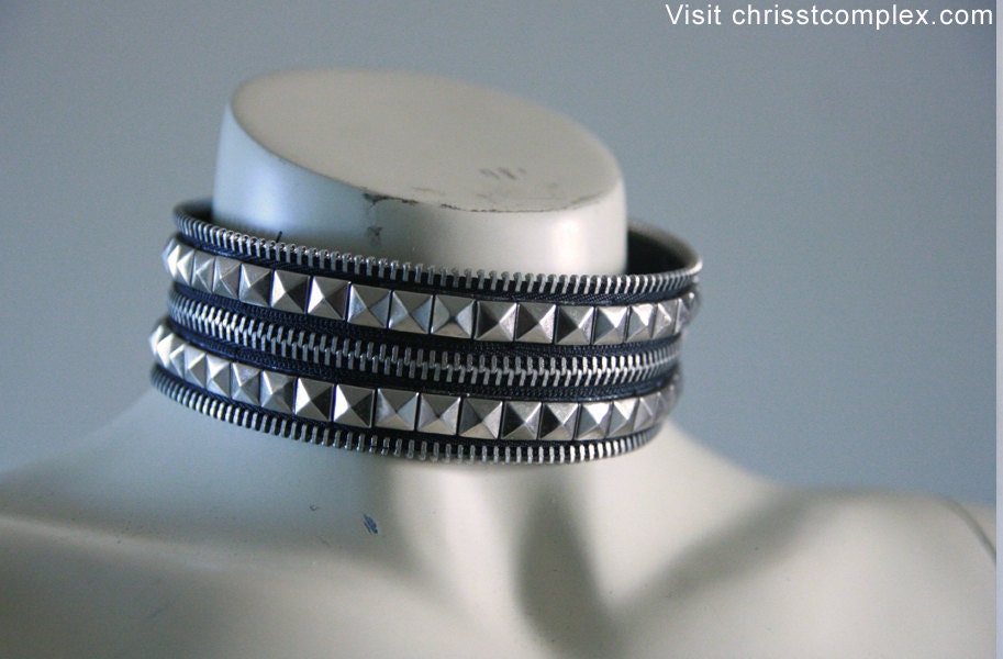 Choker Pyramid Stud Zipper Edge Deluxe - A cool-girl essential - Chrisst Unique Fashion - SPECIAL ETSY PRICE