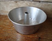 Vintage Metal Aluminum Small Bundt Pan
