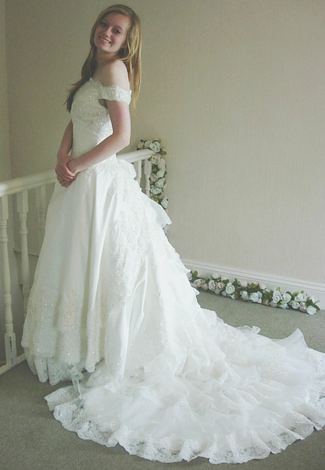 Rennaissance - Handmade Vintage Style Lace Bridal Gown